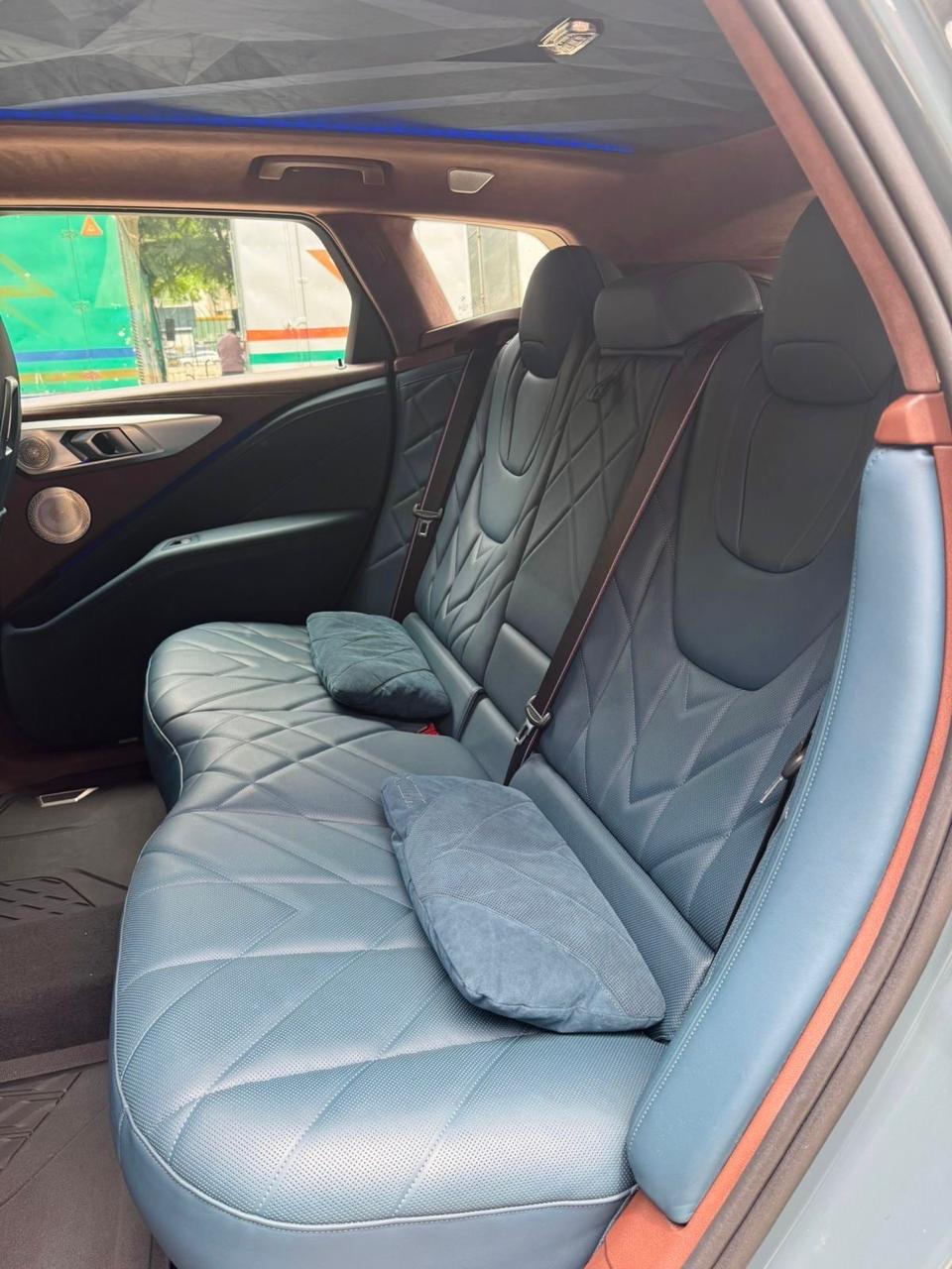 BMW XM Night Gold Edition