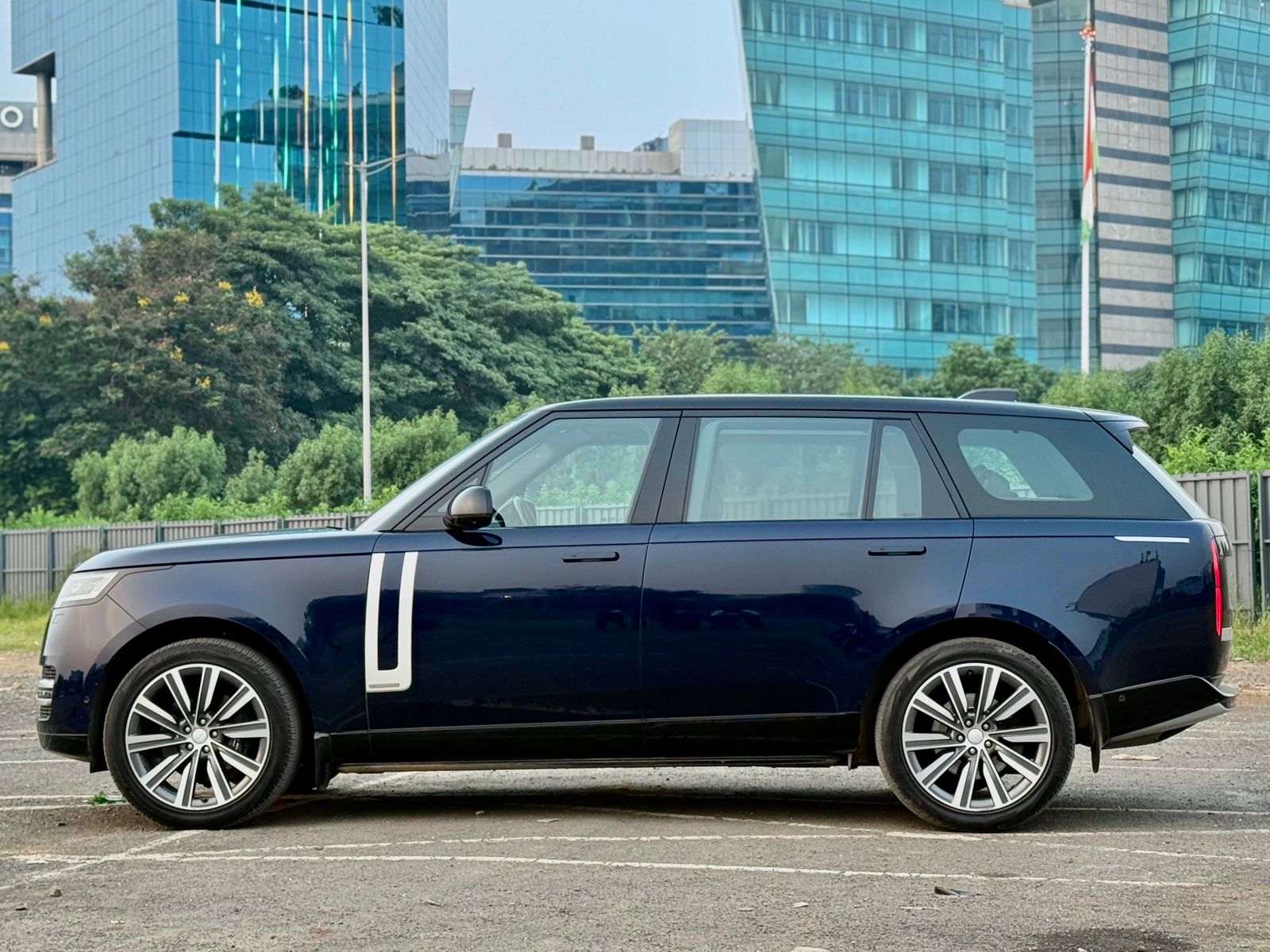 Range Rover Autobiography LWB