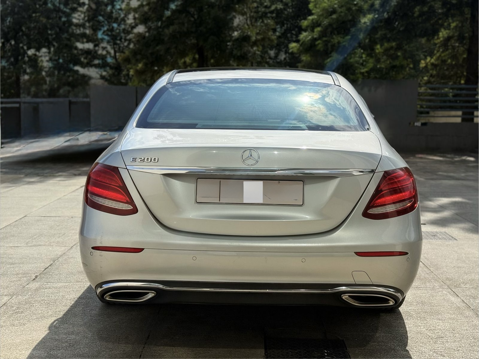 Mercedes Benz E200 LWB