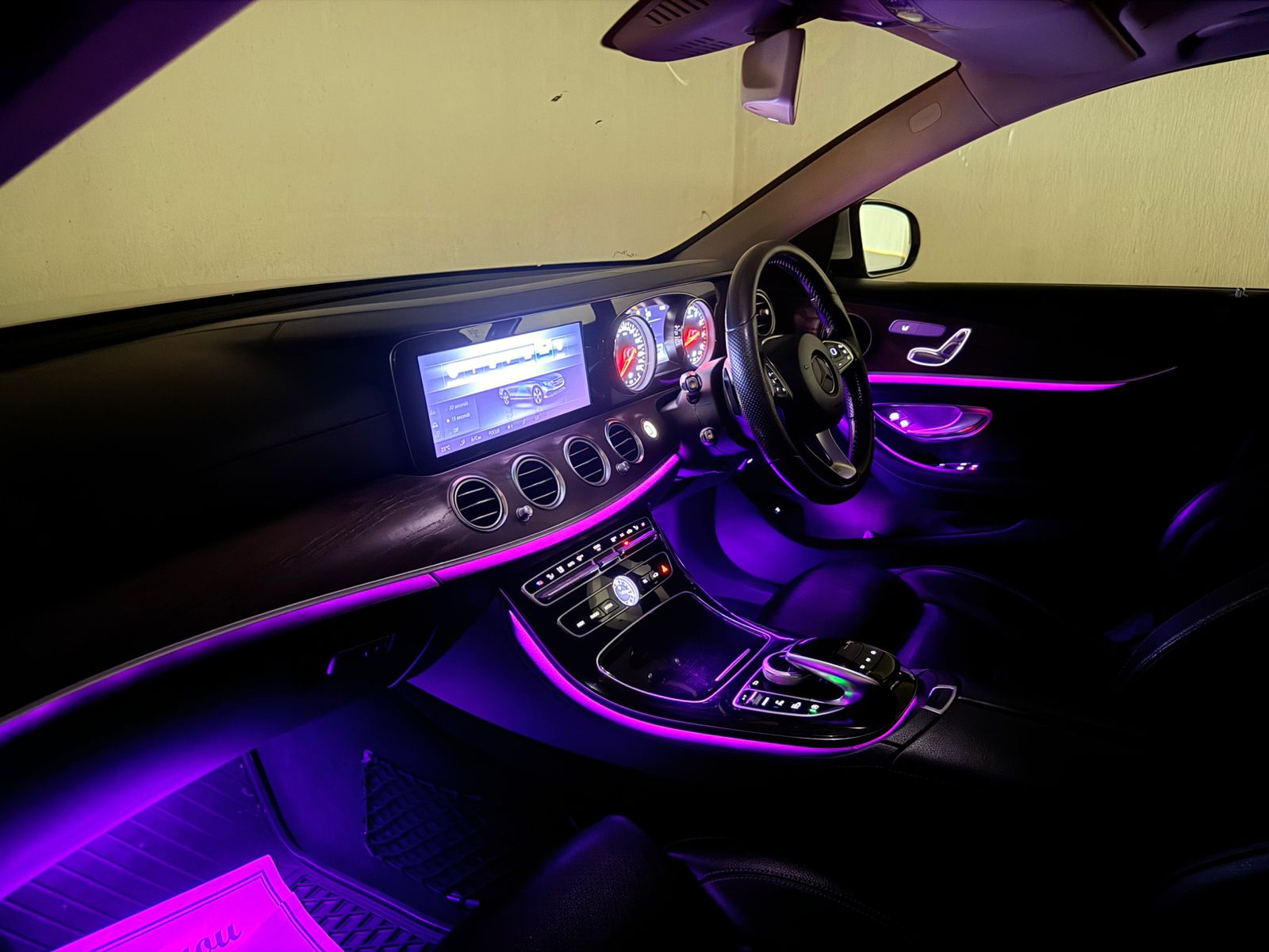 Mercedes Benz E200 LWB