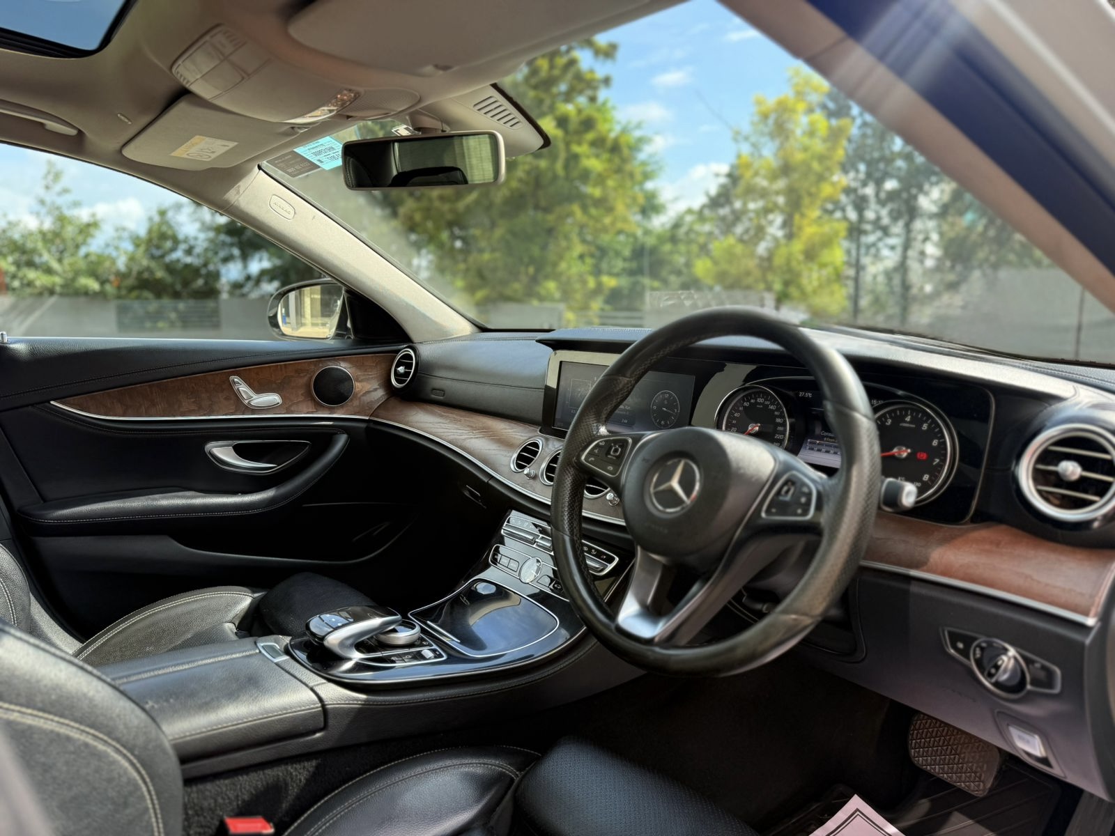 Mercedes Benz E200 LWB