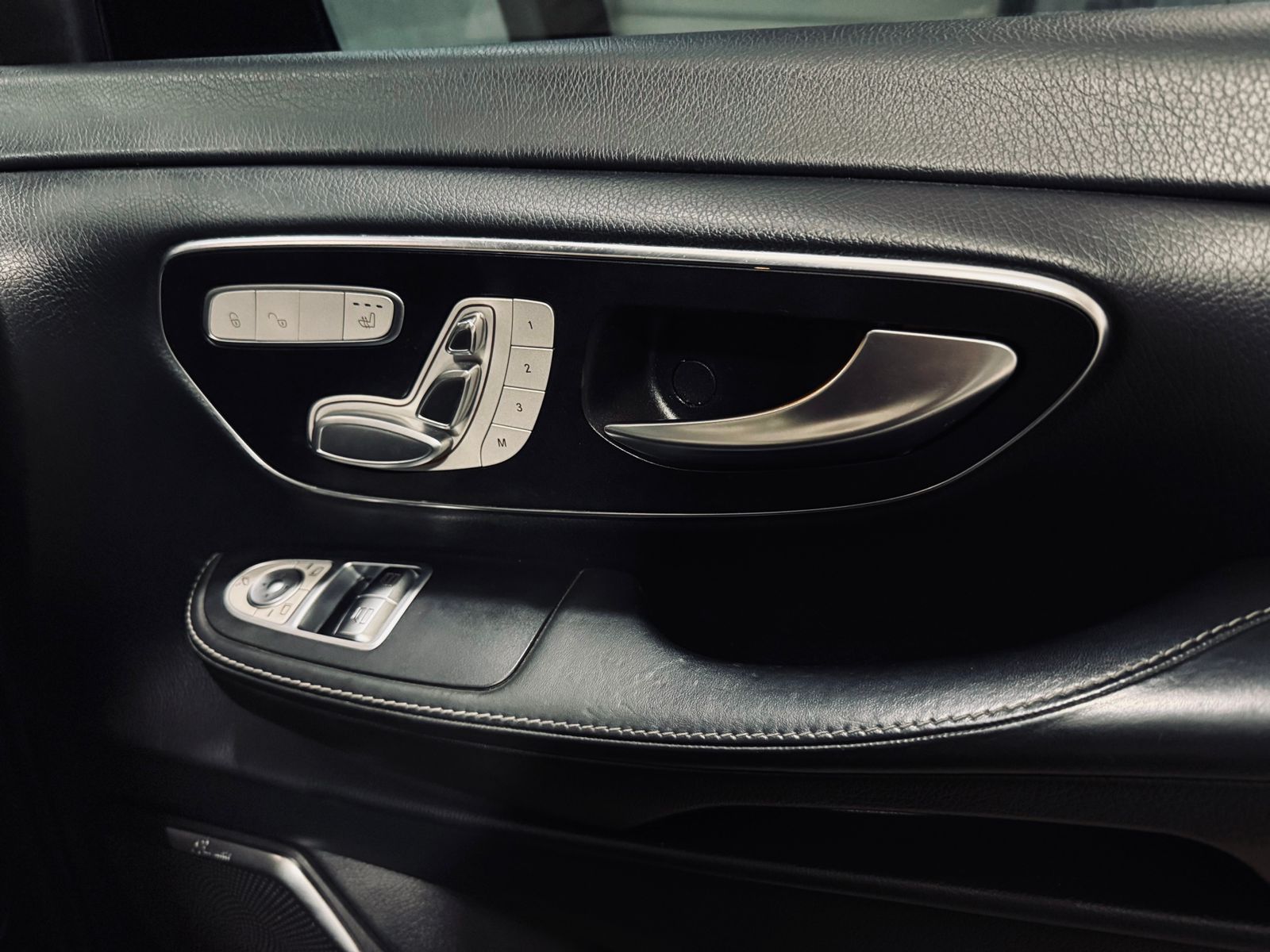 Mercedes Benz V Class 220D