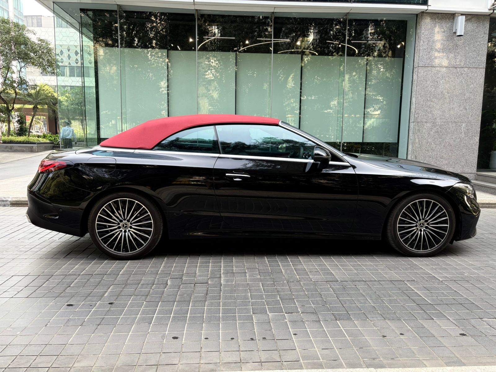 Mercedes-Benz CLE 300 Cabriolet AMG Line