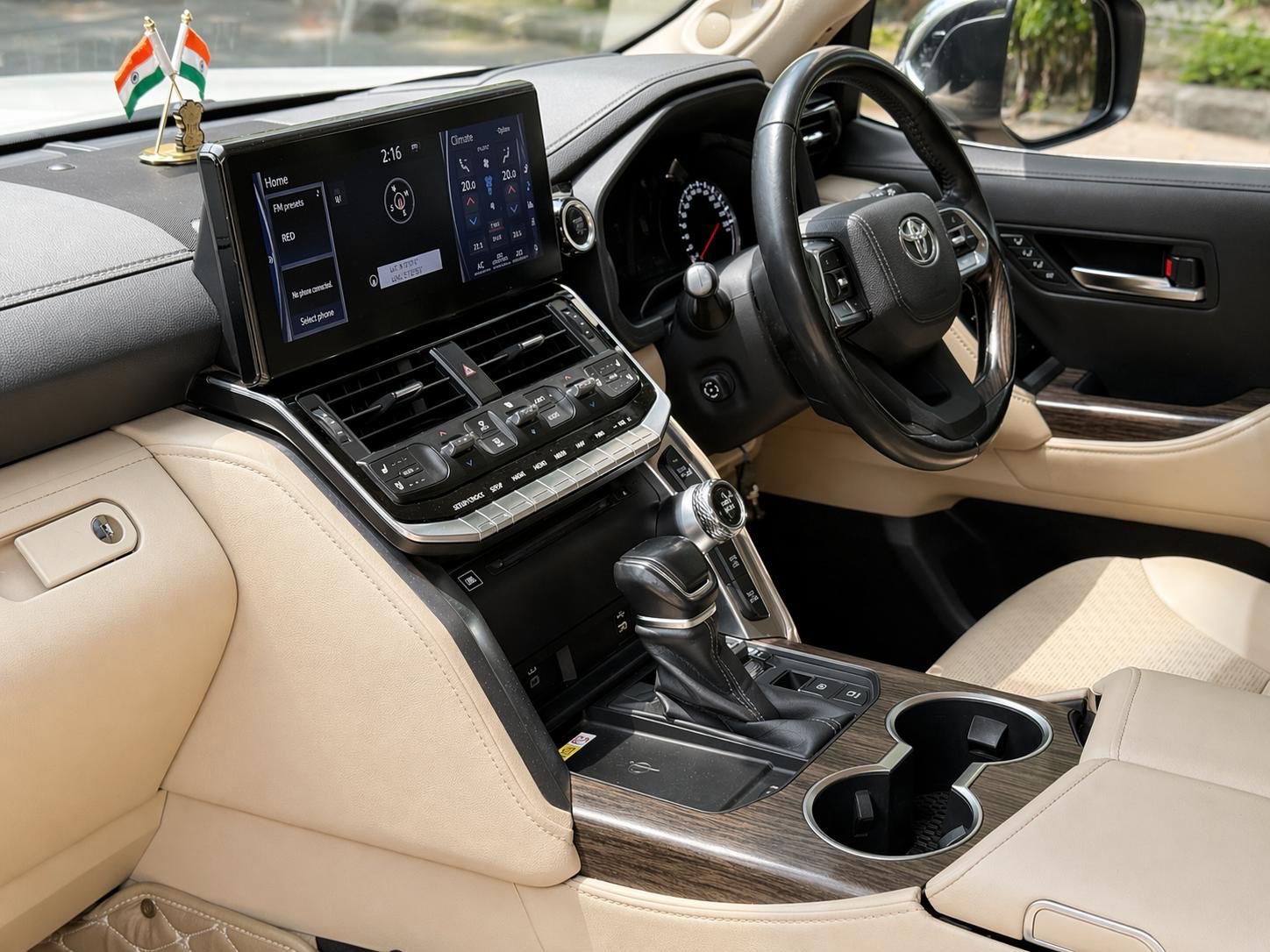 Toyota Land Cruiser Sahara Edition