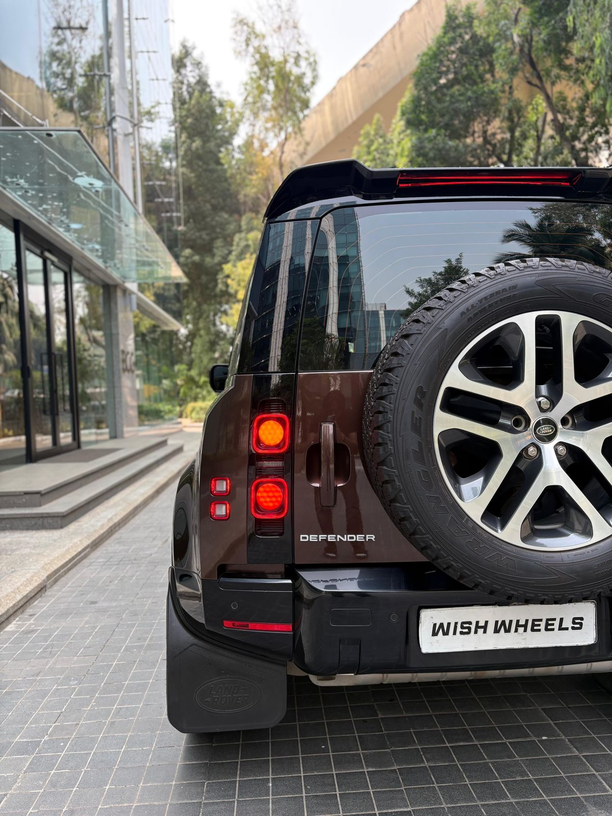 Land Rover Defender 110