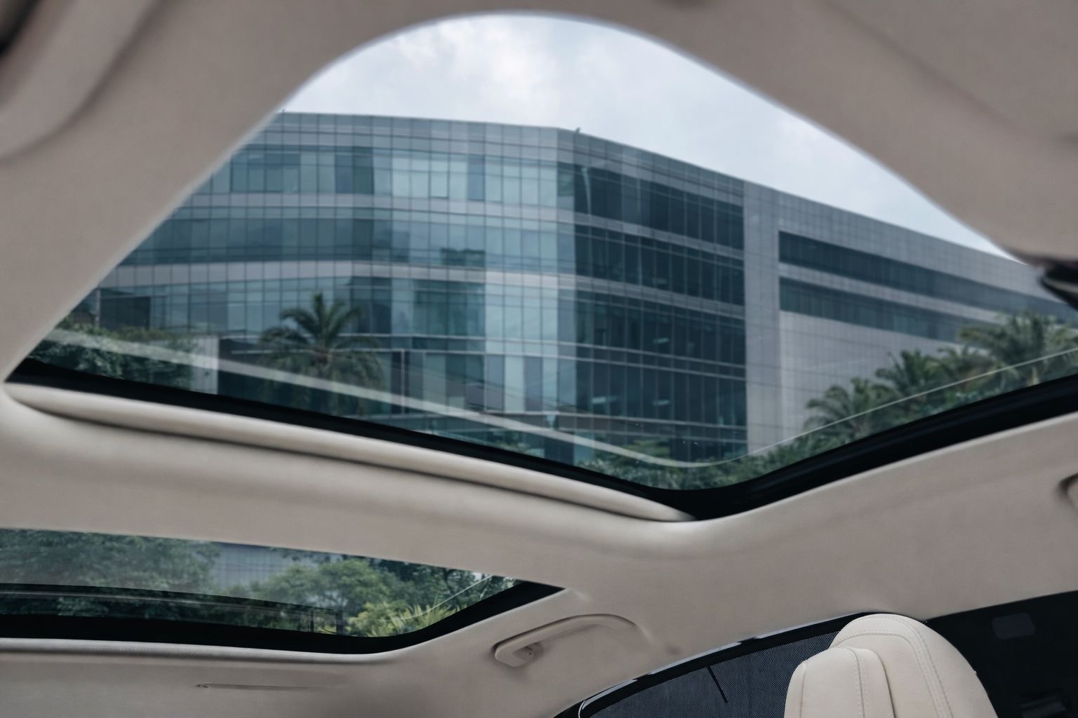 Mercedes-Benz E220d (All-New Shape)