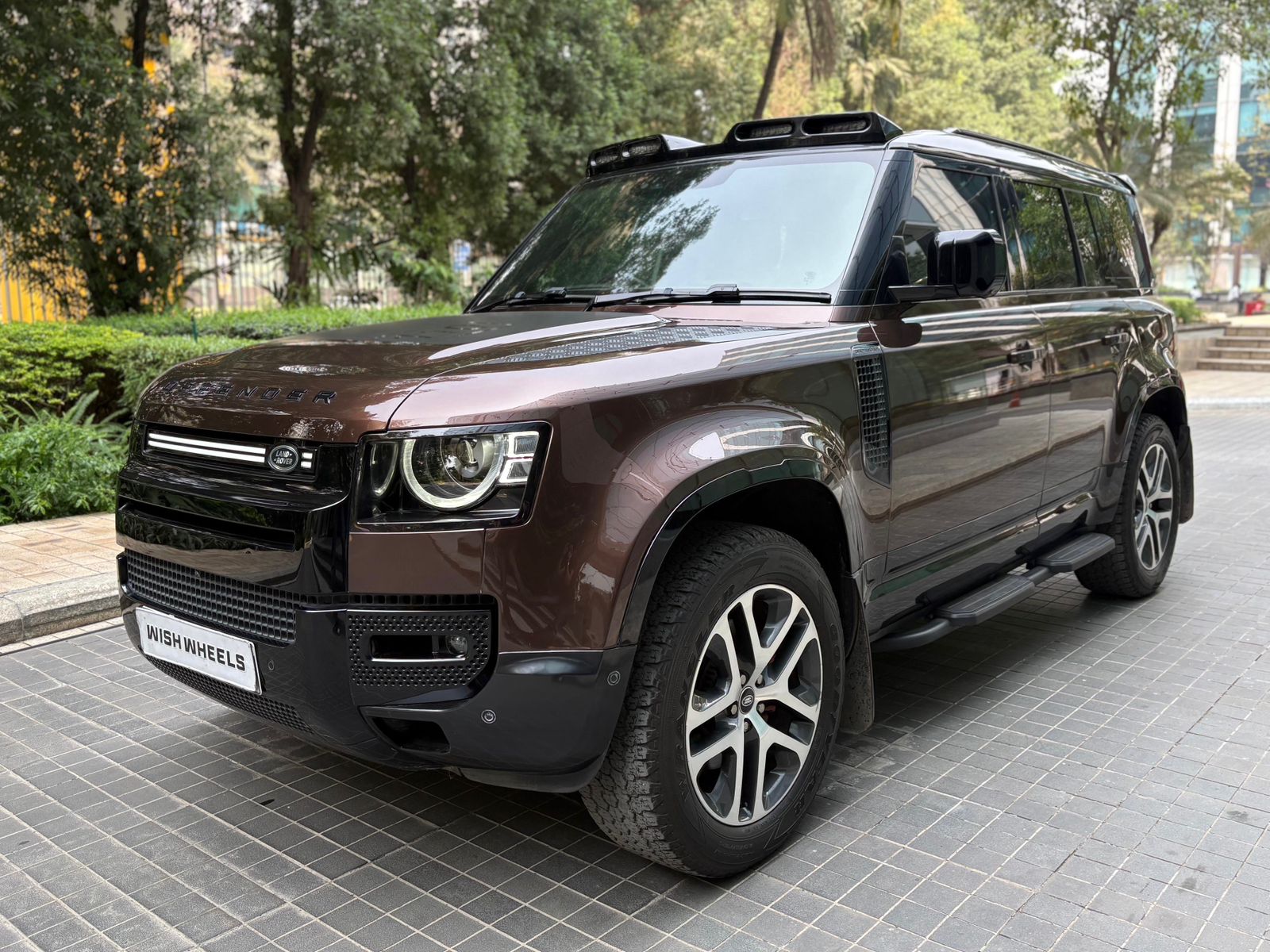 Land Rover Defender 110