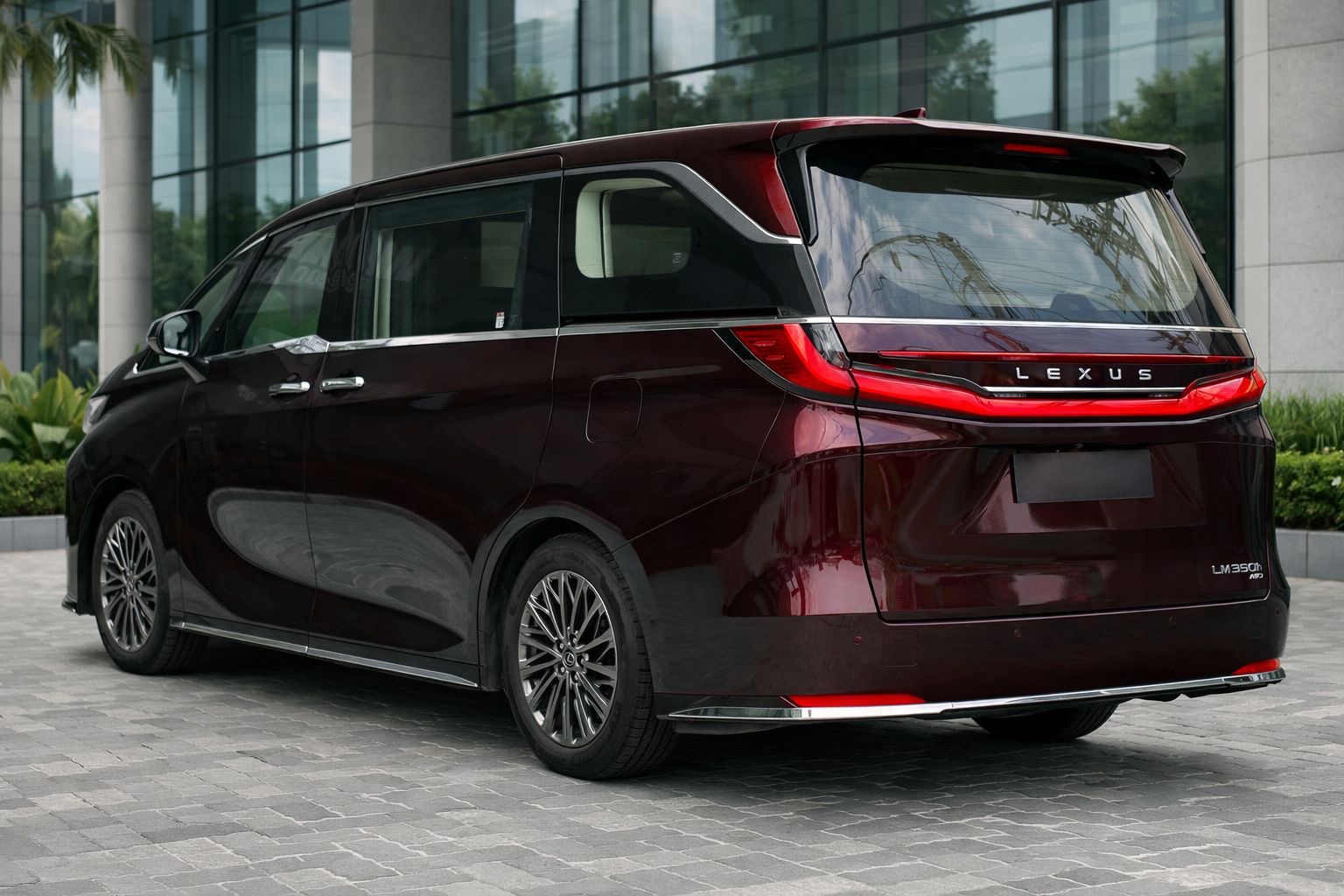 Lexus LM 350H
