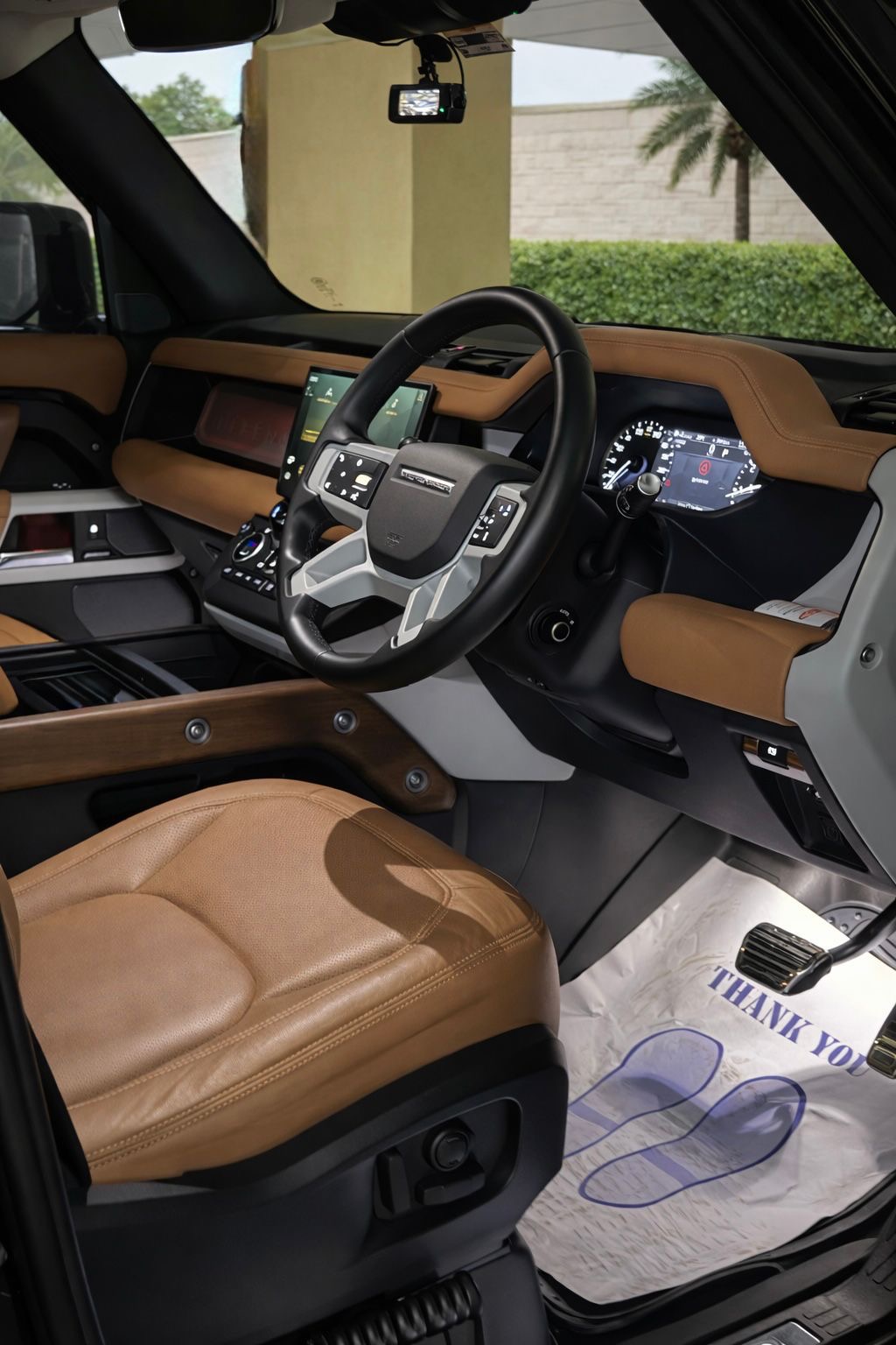 Land Rover Defender 110 HSE (5 seater)