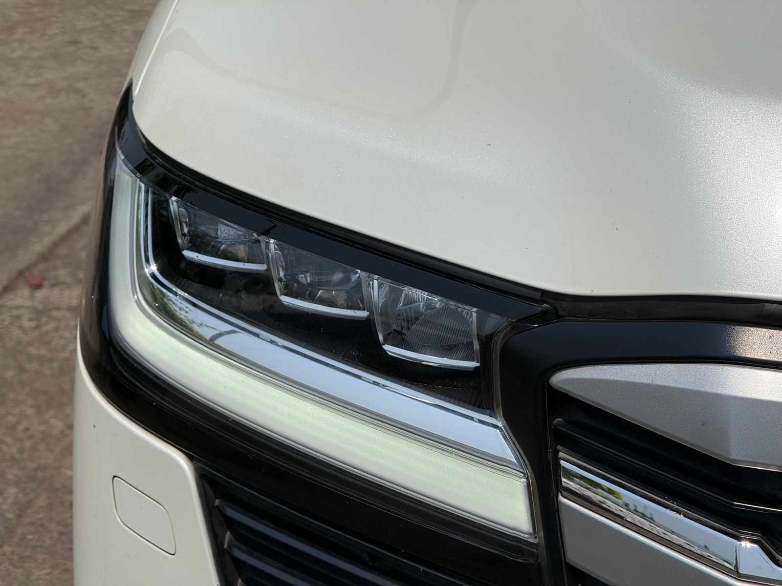 Toyota Land Cruiser Sahara Edition