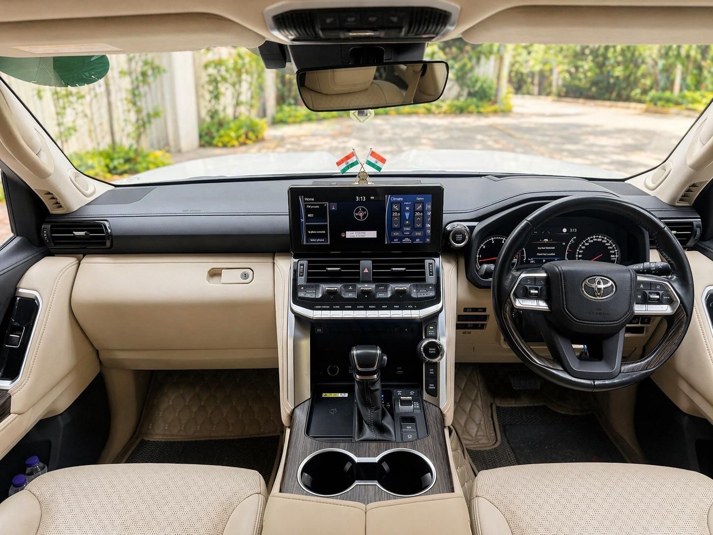 Toyota Land Cruiser Sahara Edition