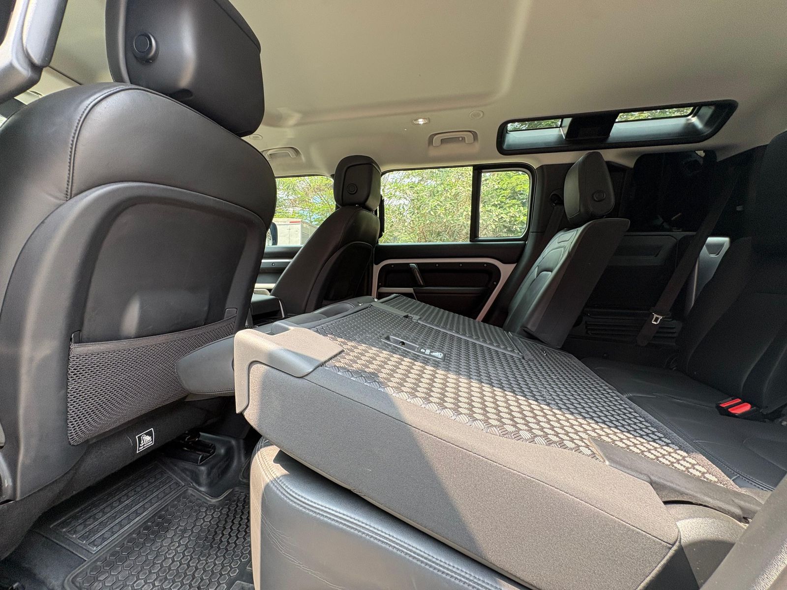 Land Rover Defender 110