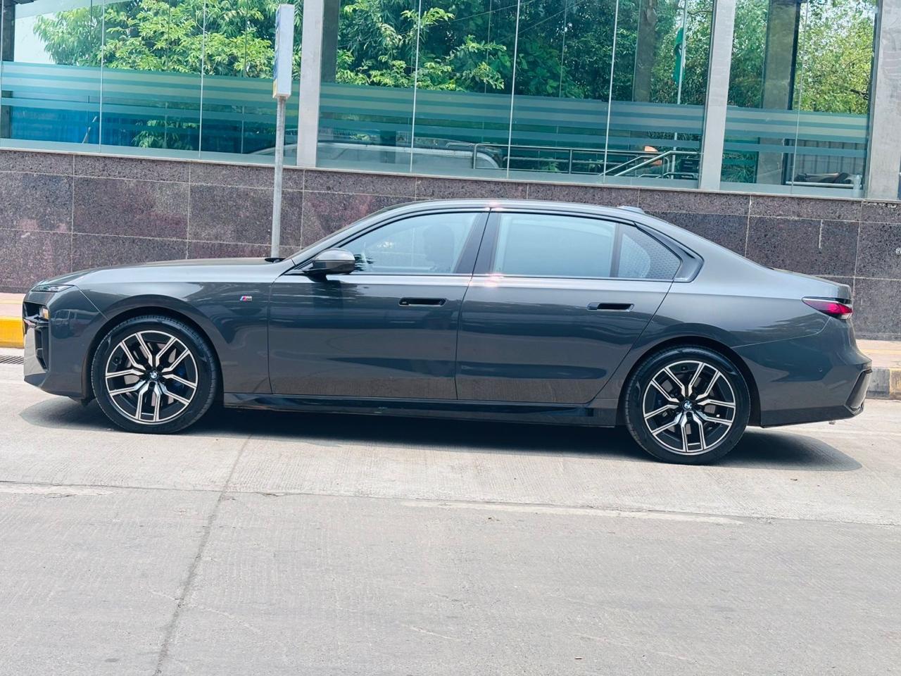 BMW 740I M SPORT