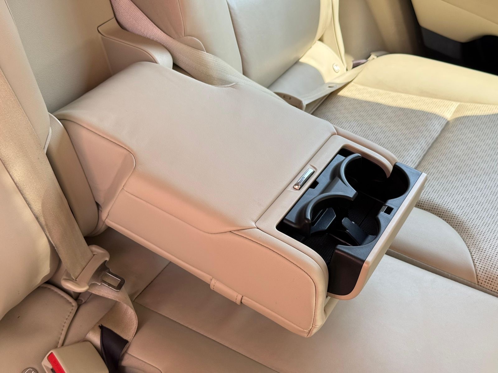 Toyota Land Cruiser Sahara Edition