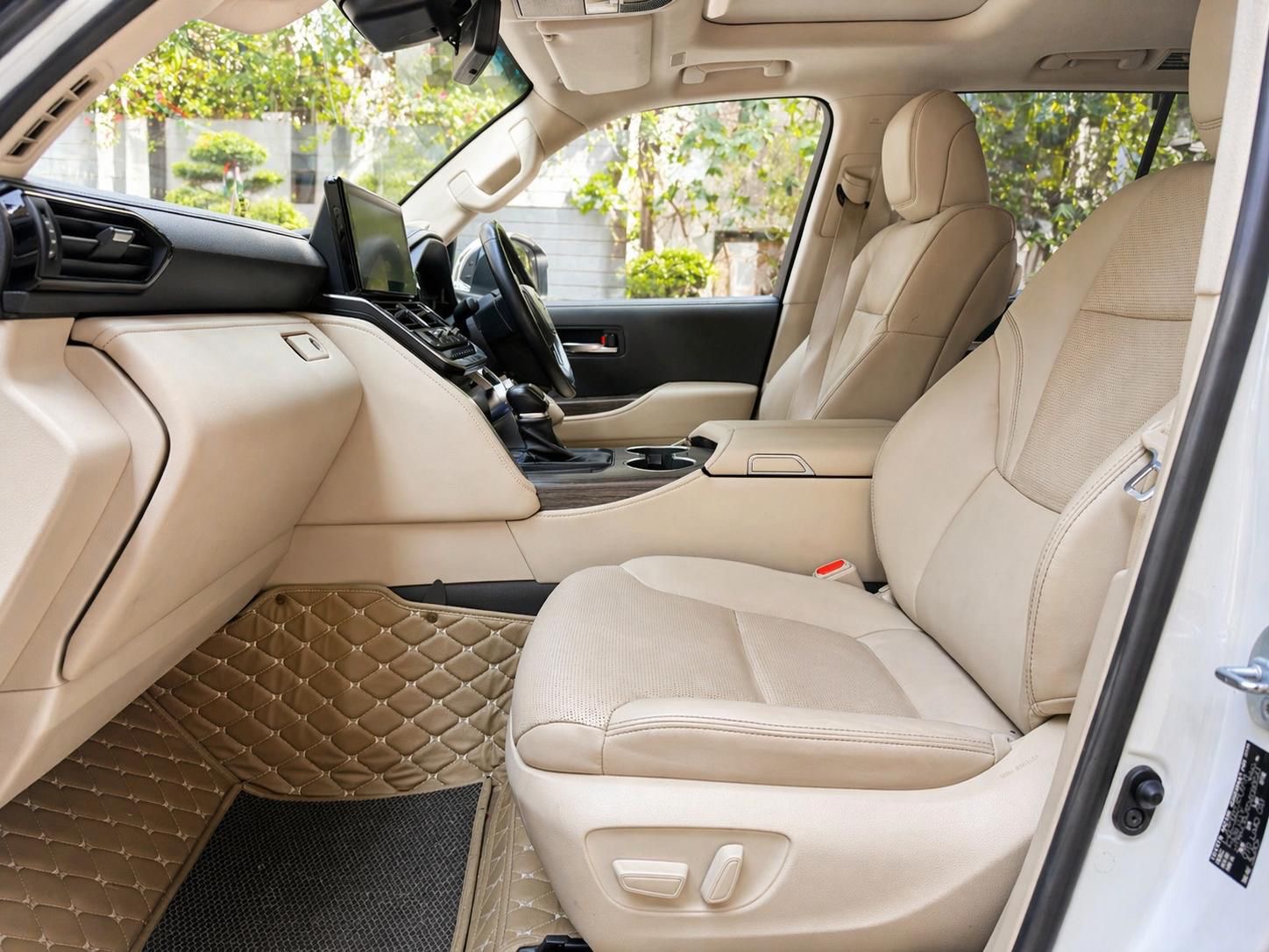 Toyota Land Cruiser Sahara Edition