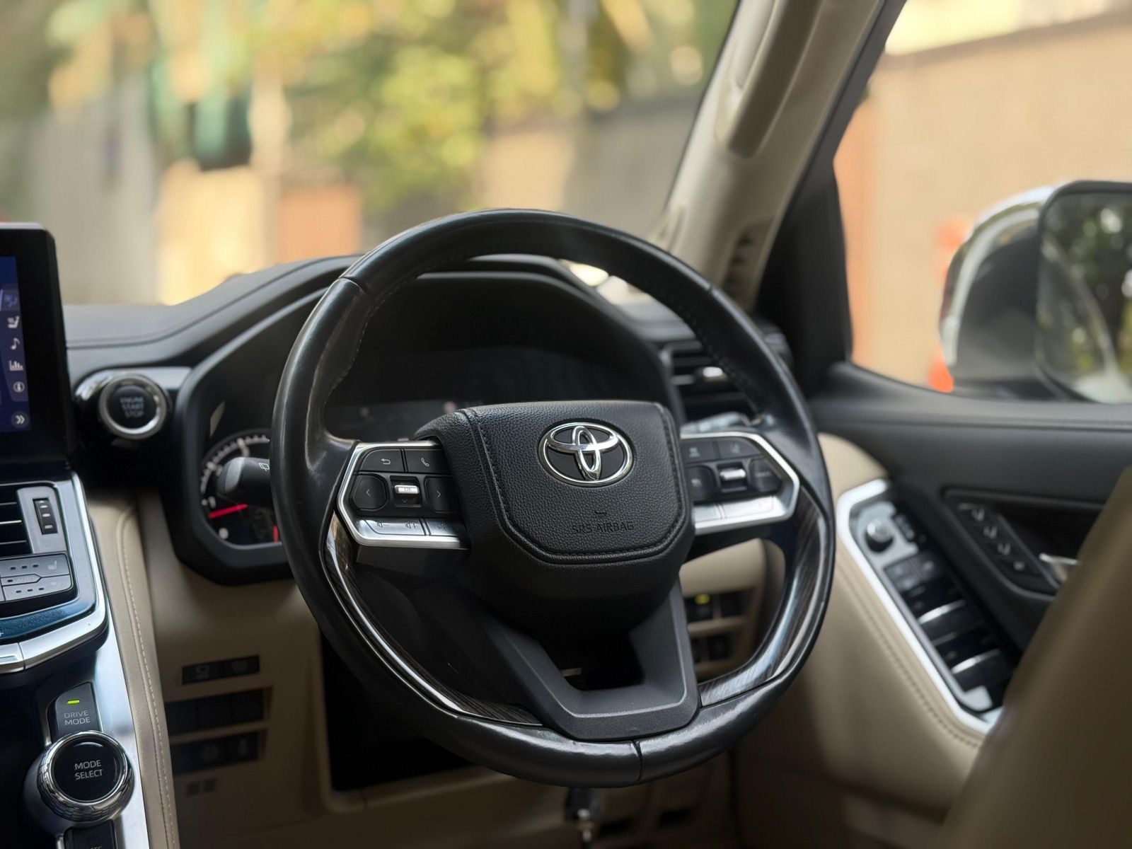 Toyota Land Cruiser Sahara Edition