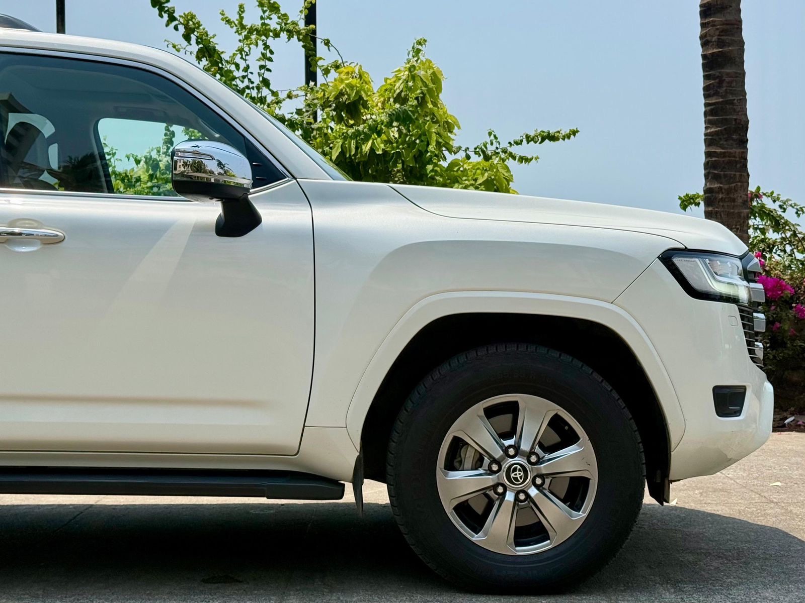 Toyota Land Cruiser Sahara Edition