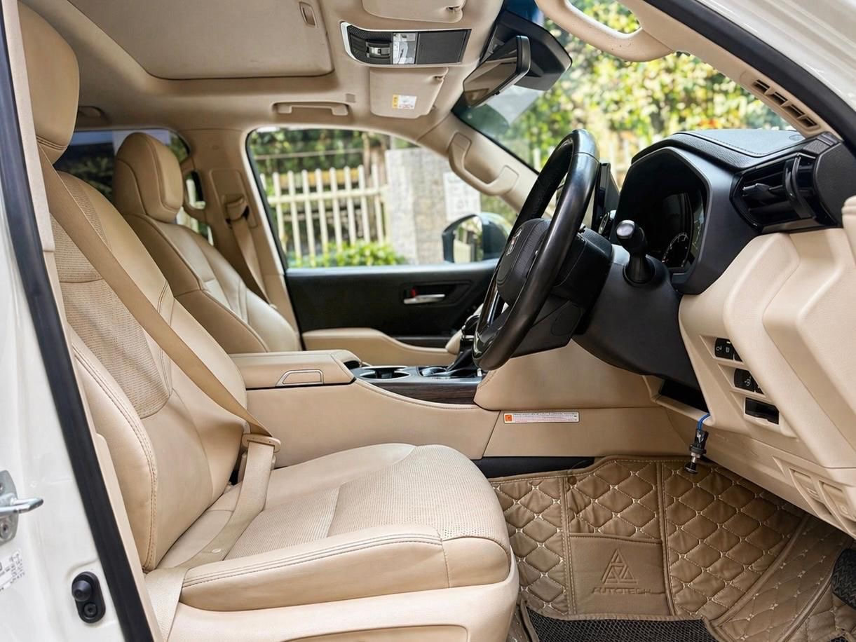 Toyota Land Cruiser Sahara Edition