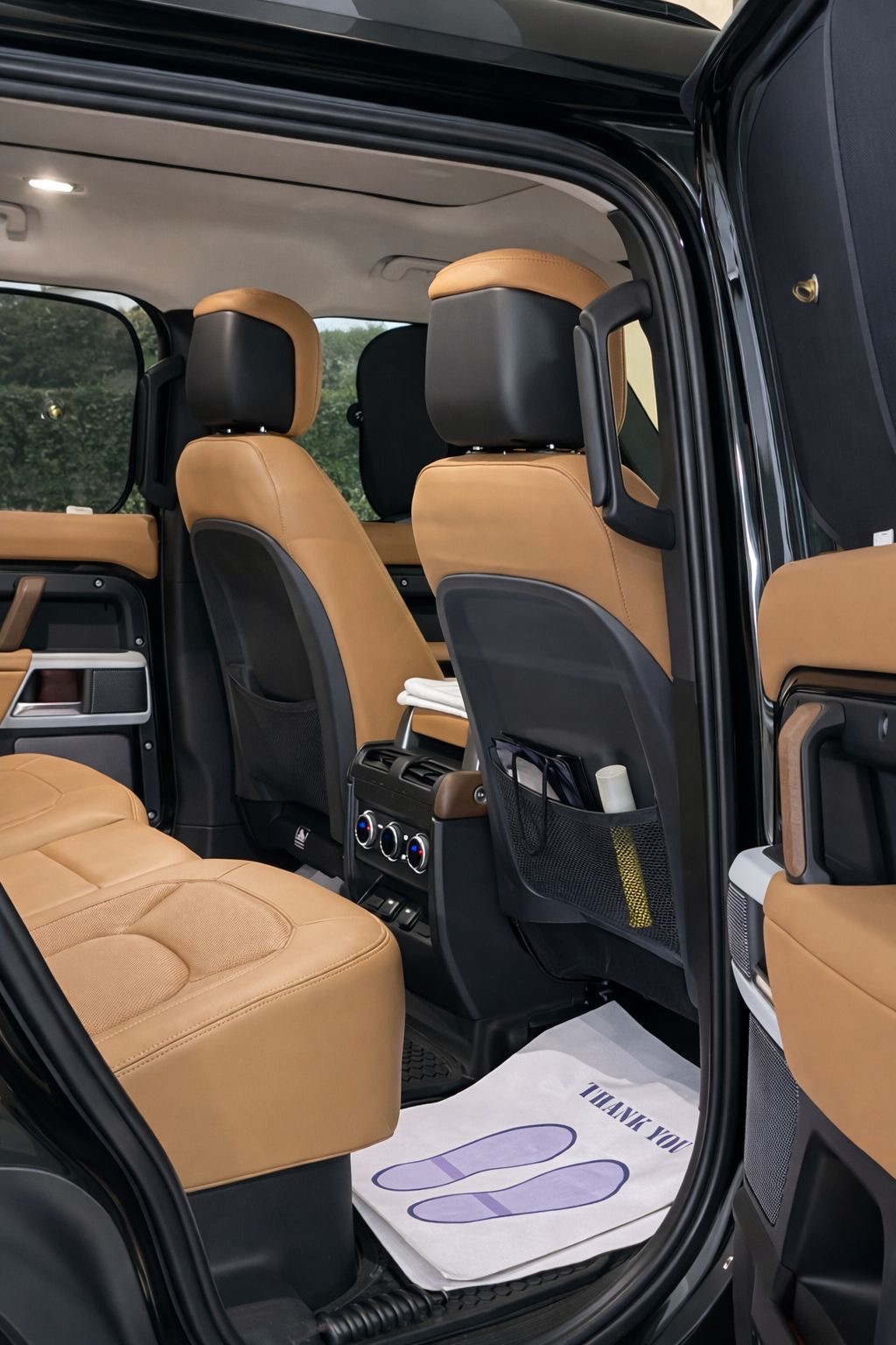 Land Rover Defender 110 HSE (5 seater)