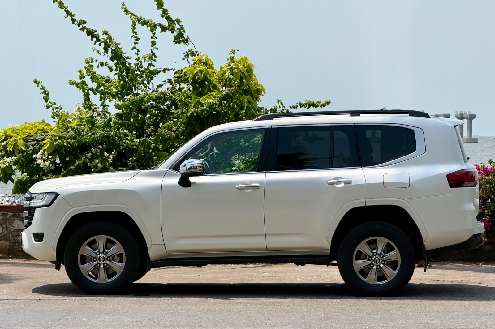 Toyota Land Cruiser Sahara Edition