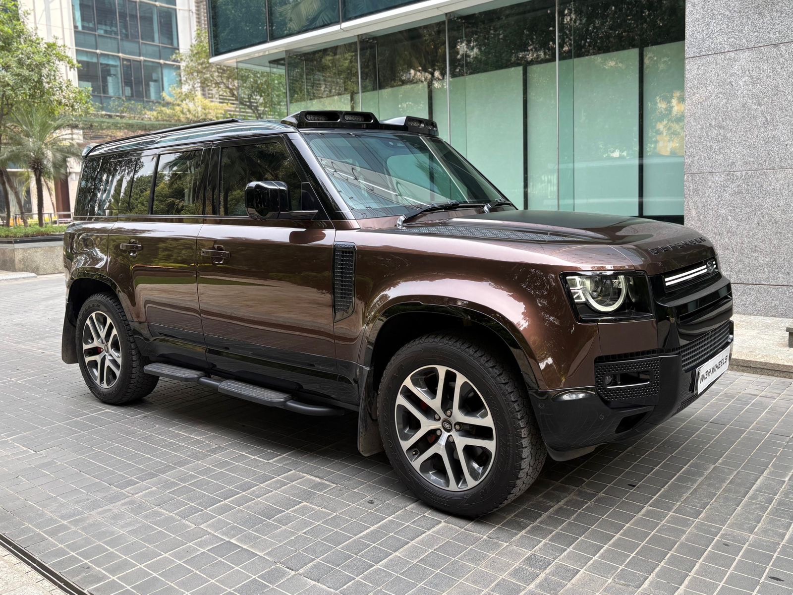 Land Rover Defender 110